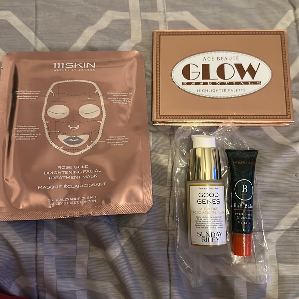 Makeup bundle 4 piece new